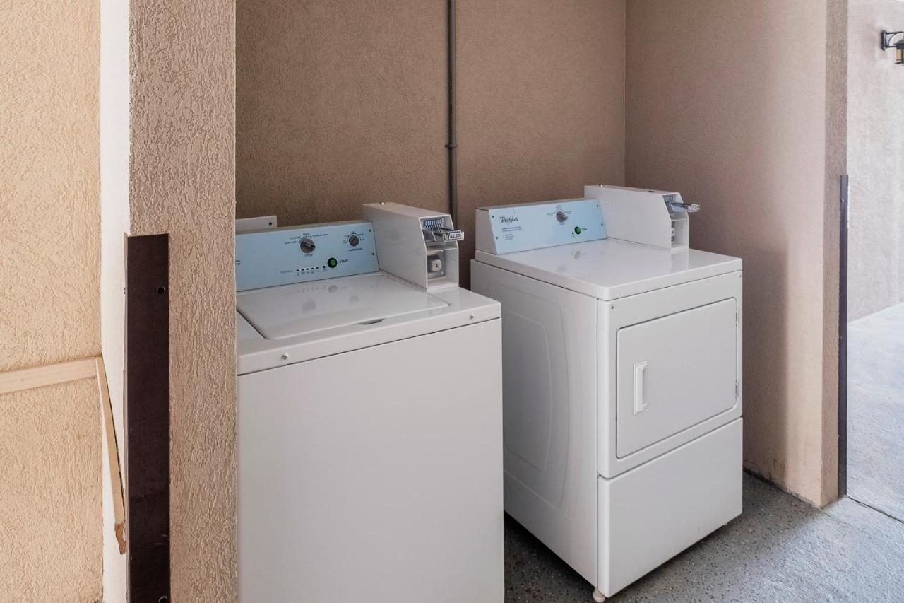 Red Roof Inn & Suites Rome Zewnętrze zdjęcie