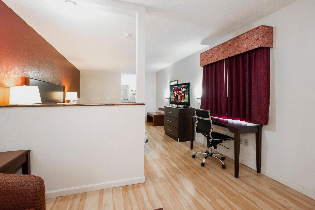 Red Roof Inn & Suites Rome Zewnętrze zdjęcie