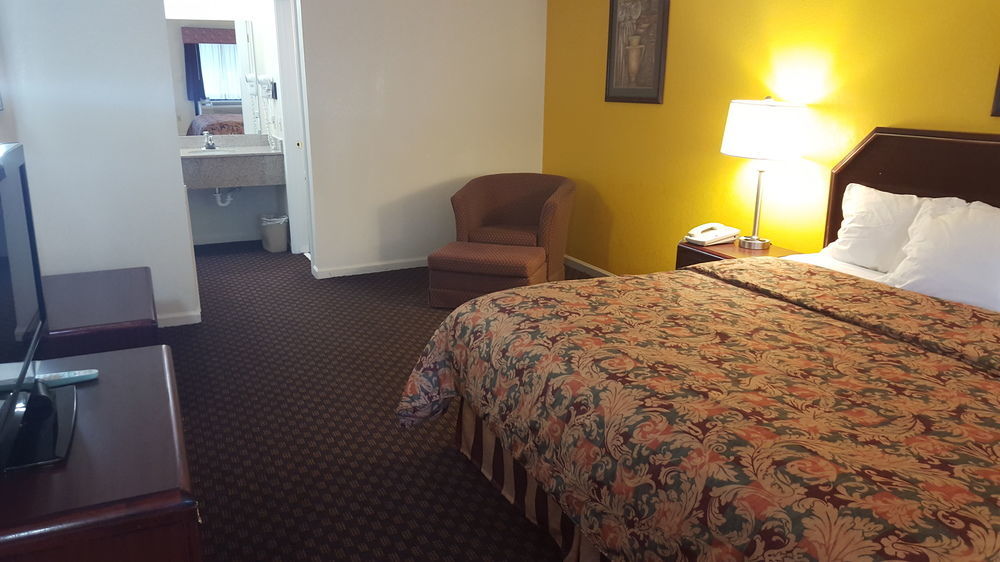 Red Roof Inn & Suites Rome Zewnętrze zdjęcie