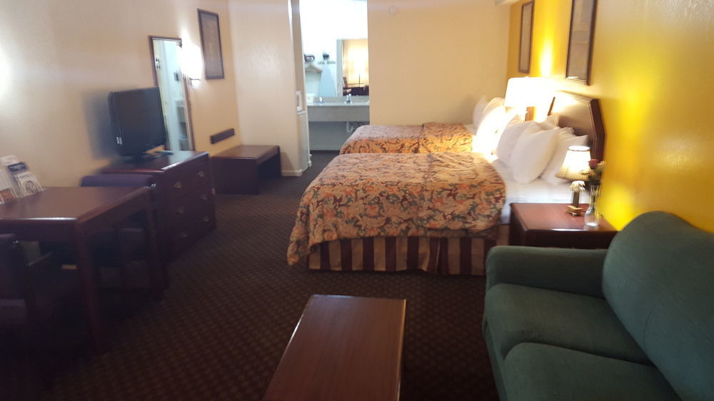 Red Roof Inn & Suites Rome Zewnętrze zdjęcie