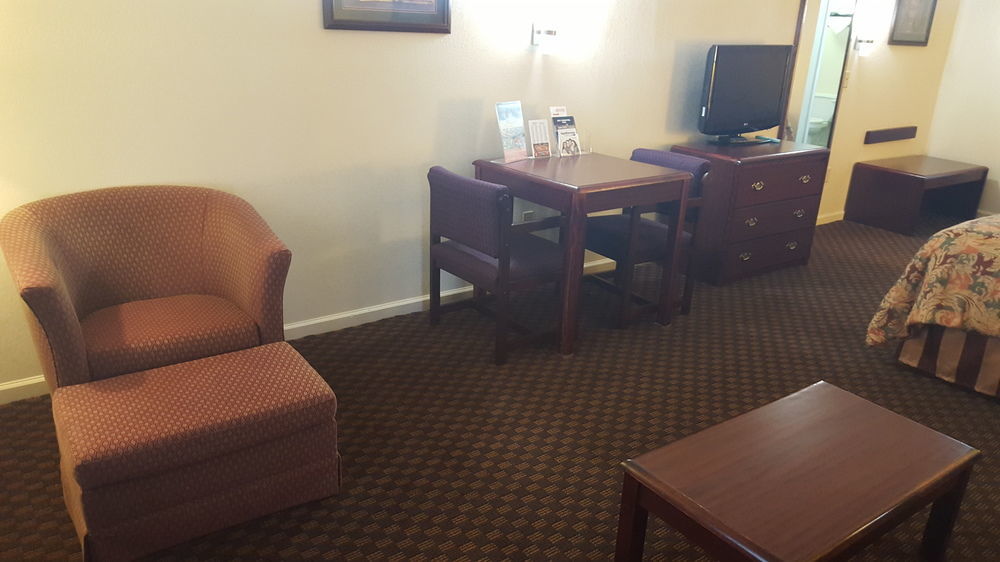 Red Roof Inn & Suites Rome Zewnętrze zdjęcie