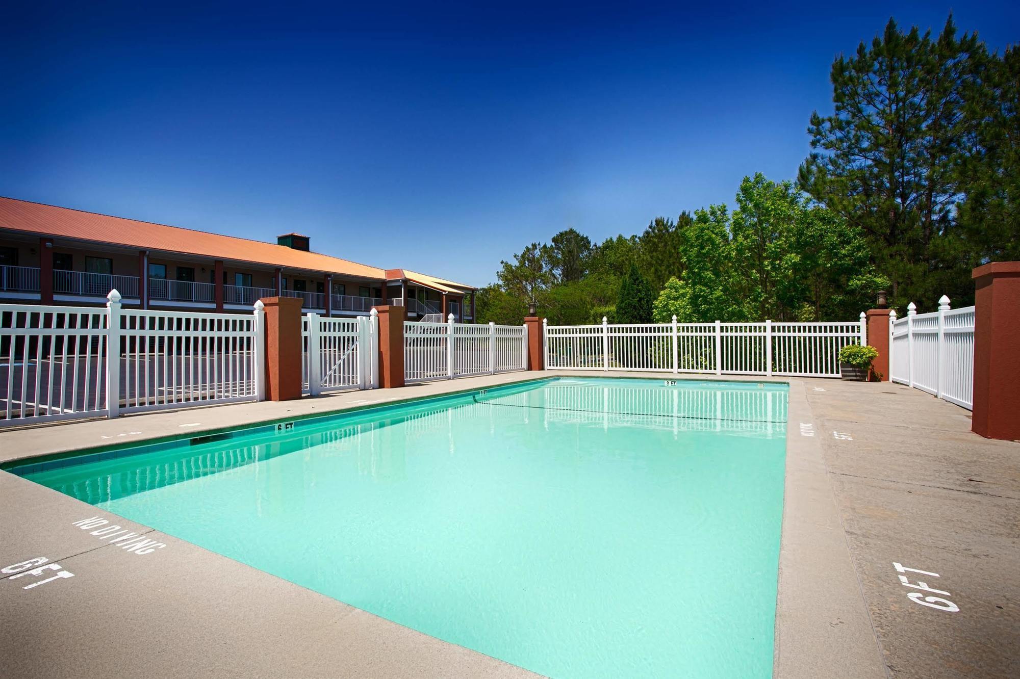 Red Roof Inn & Suites Rome Zewnętrze zdjęcie
